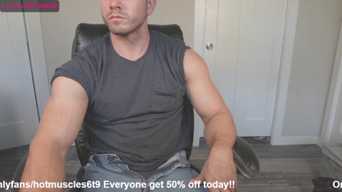 hotmuscles6t9  17-10-2022